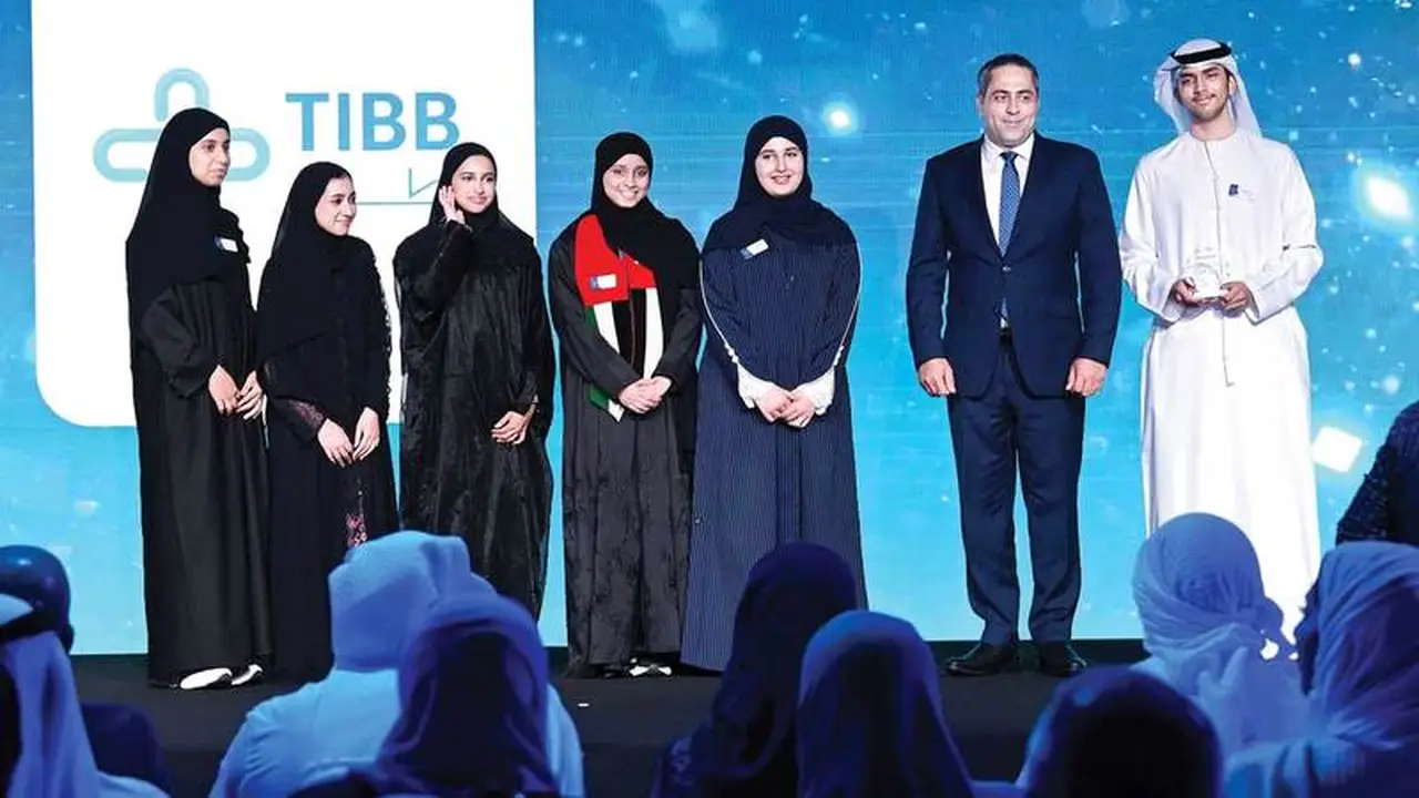 ابتكارات إماراتية في إدارة المال ورصد الغرق تحقق النجاح في إنجاز الإمارات